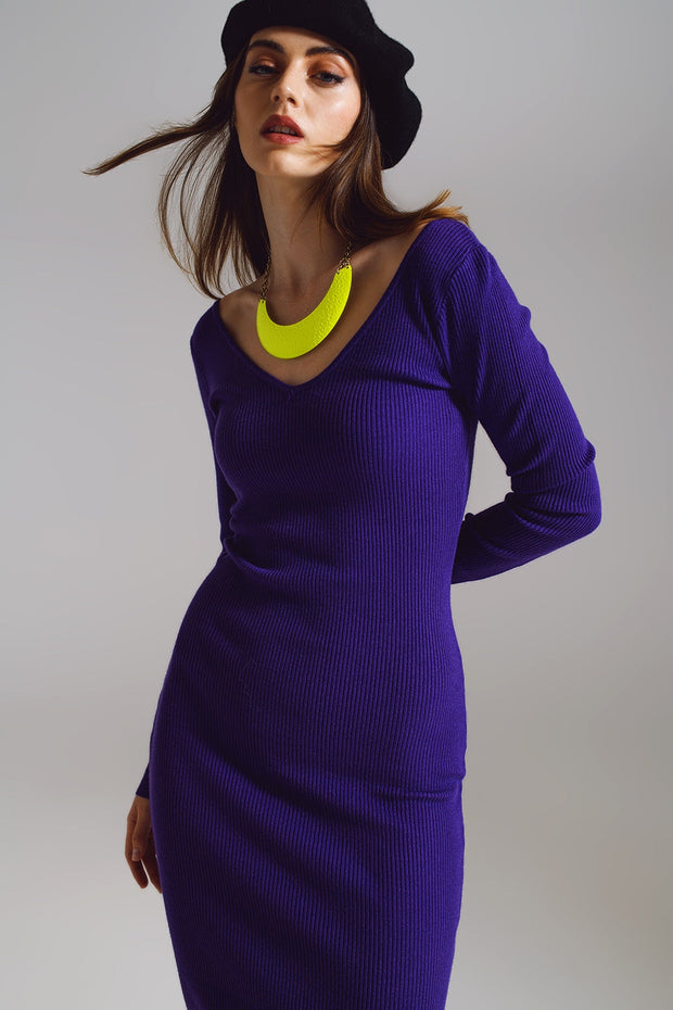Bodycon Midi Knitted Dress With V-Neckline in Purple