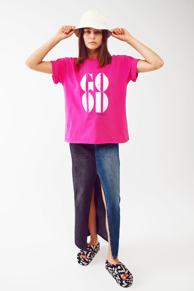 T-Shirt With Good Vibes Text in Fuchsia