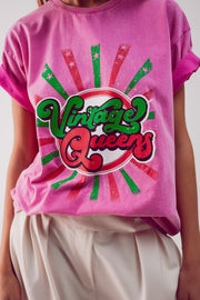 Relaxed T Shirt With Pink Vintage Queens Graphic Print