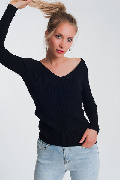 Knitted Jumper in Black With v Back