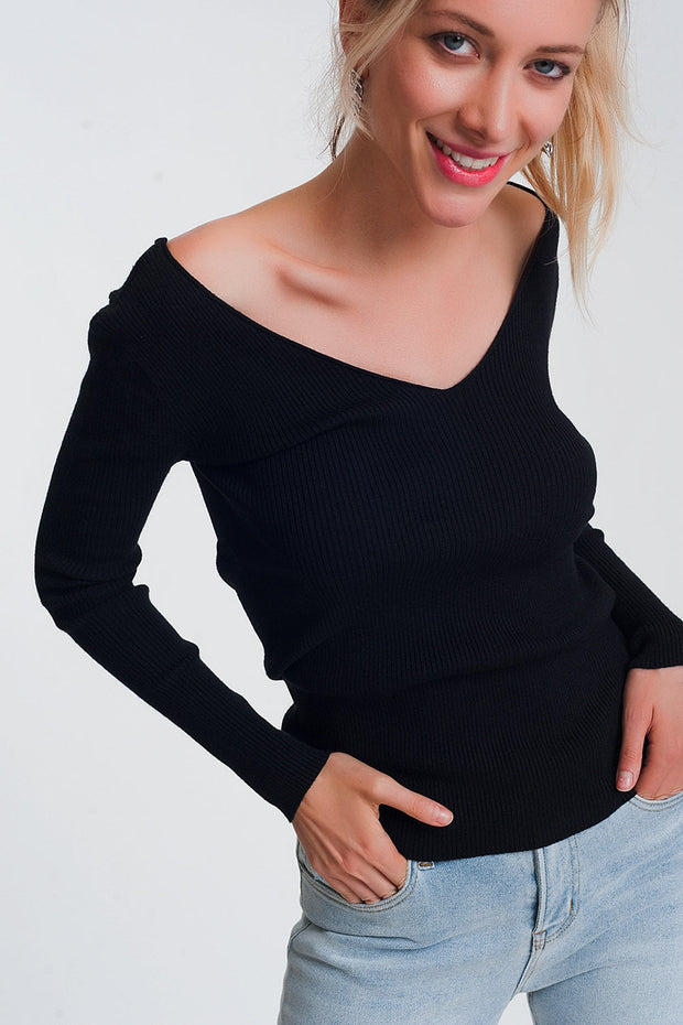 Knitted Jumper in Black With v Back