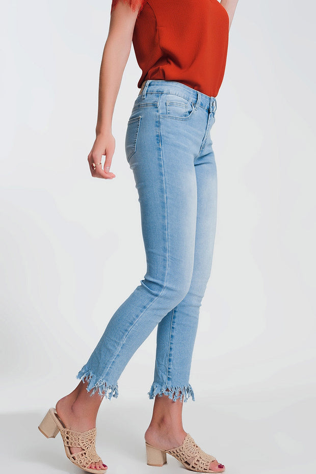 Skinny Jeans in Light Denim With Frayed Hem