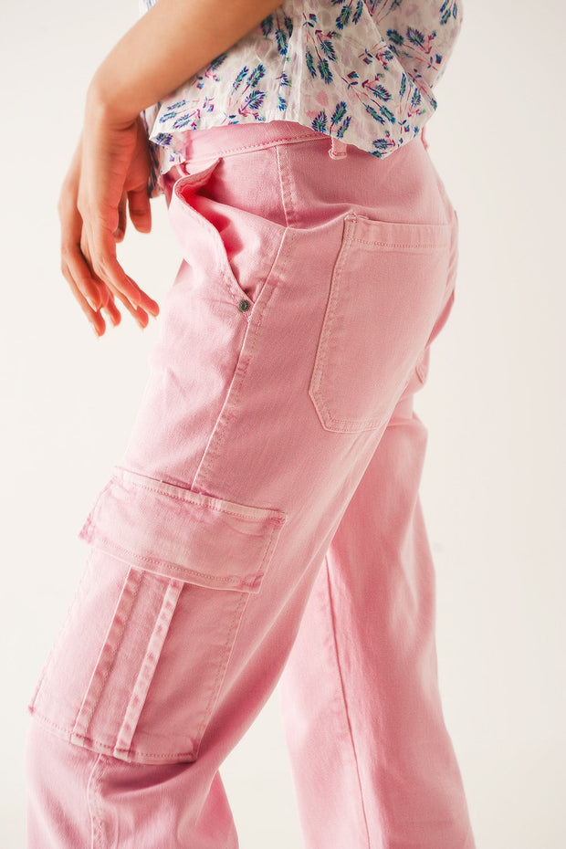 Relaxed Cargo Pants in Pink