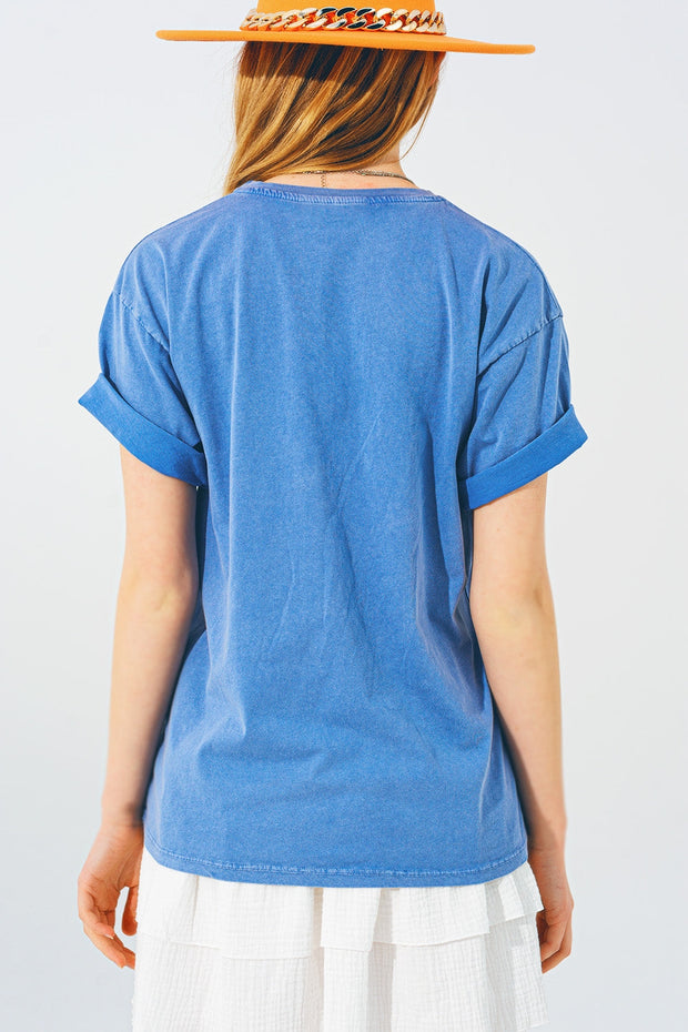 T-Shirt With Vintage 18 Text in Blue