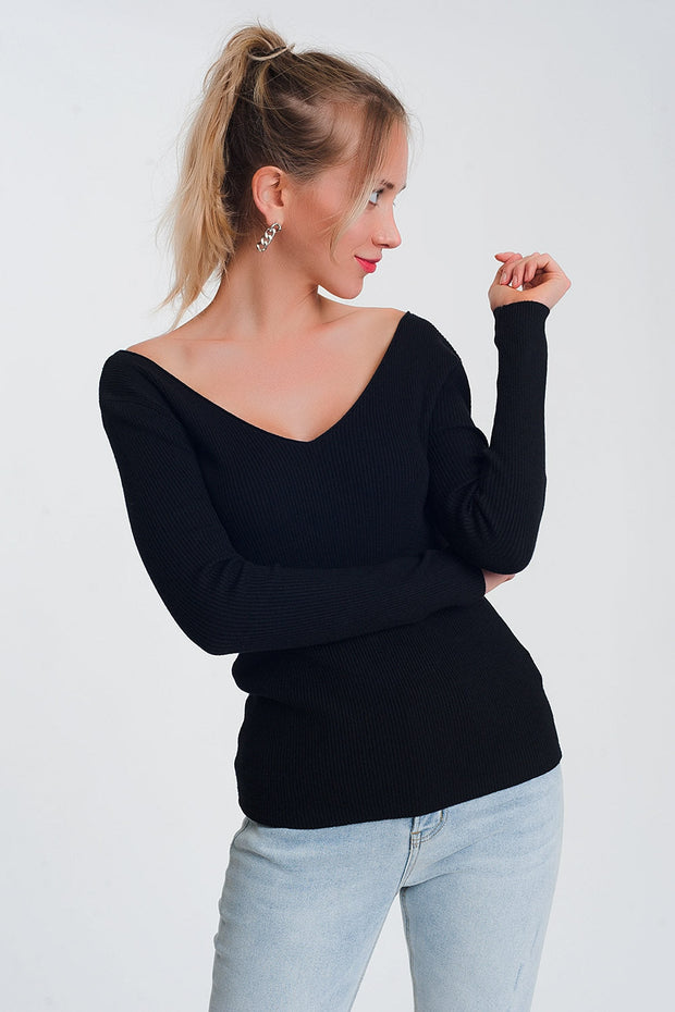 Knitted Jumper in Black With v Back