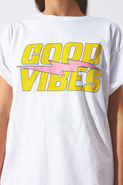 T-Shirt With Good Vibes Text in White