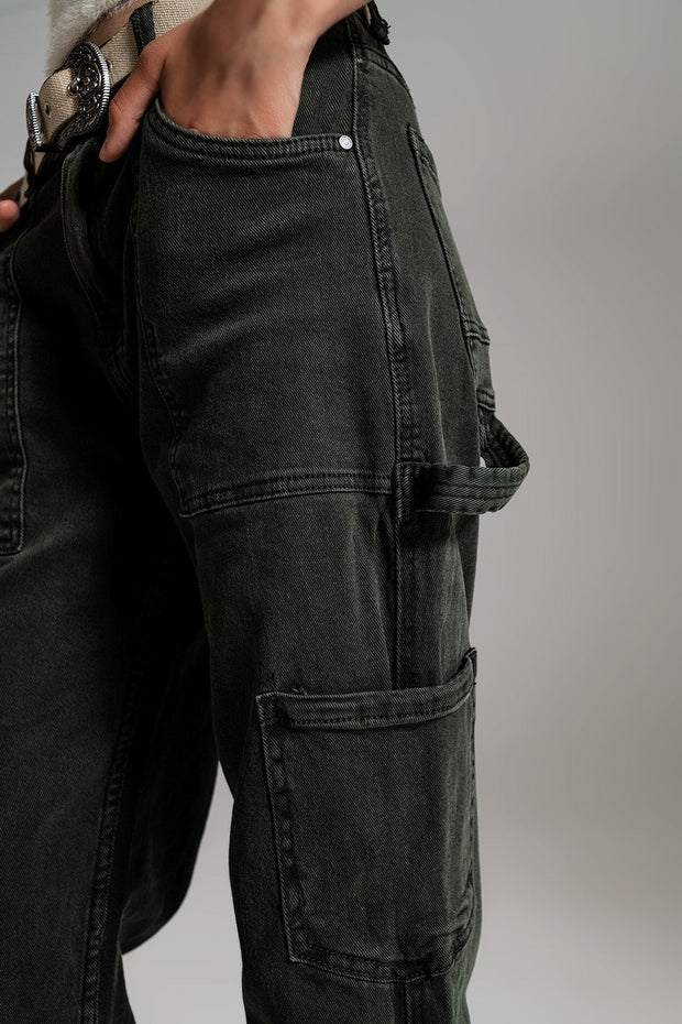 Straight Leg Cargo Pants in Dark Green