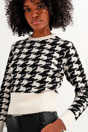 Knitted Sweater With Houndstooth Pattern and Long Sleeves