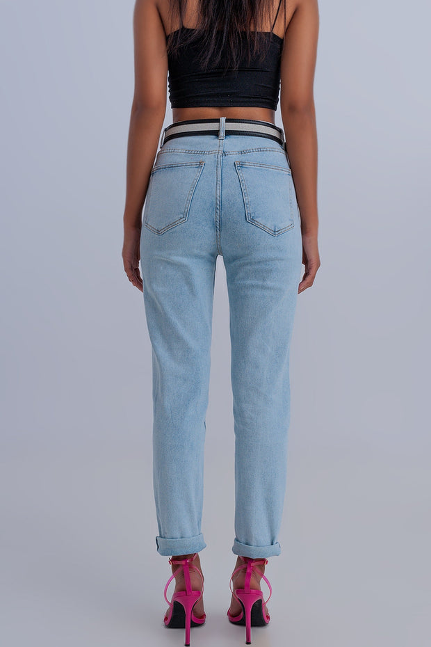 Basic Mom Jean in Light Blue